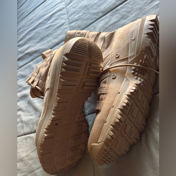 Nike commando boots - Picture 3 of 3